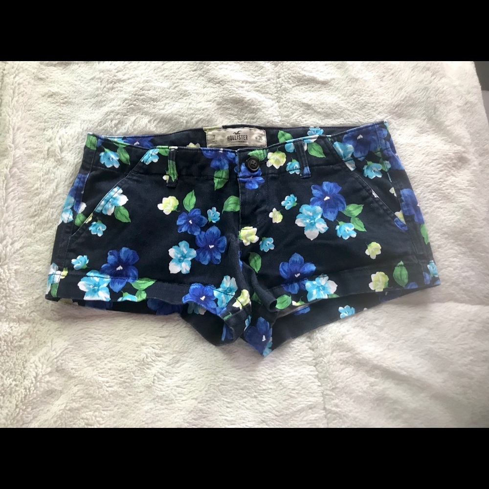 Hollister Floral Shorts Size 3 Good condition